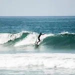Bed and breakfast Santa Cruz Surf House By Stoke Travel