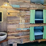 Santa Cruz Surf House By Stoke Travel Bed and breakfast A dos Cunhados