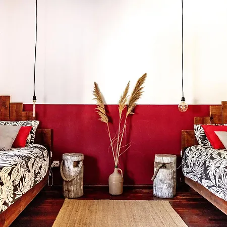 Alojamento de Acomodação e Pequeno-almoço Santa Cruz Surf House By Stoke Travel Aldeia dos Cunhados
