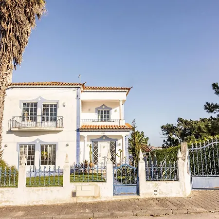Bed & Breakfast Santa Cruz Surf House By Stoke Travel A dos Cunhados