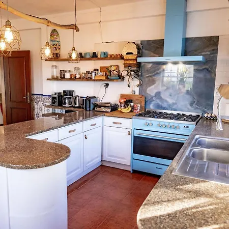 Santa Cruz Surf House By Stoke Travel לינה וארוחת בוקר אה דוס קונהאדוס