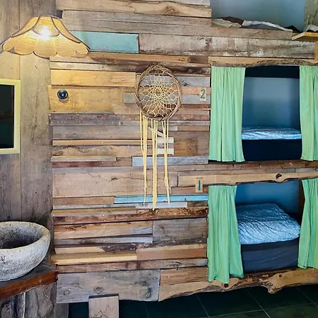 Santa Cruz Surf House By Stoke Travel Bed & Breakfast A dos Cunhados